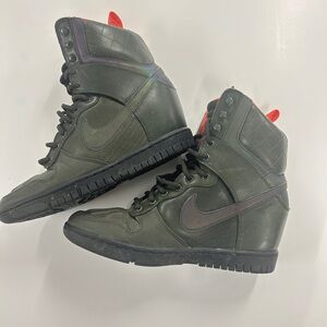 Nike Women's Wedges in Olive and Black *reflective*